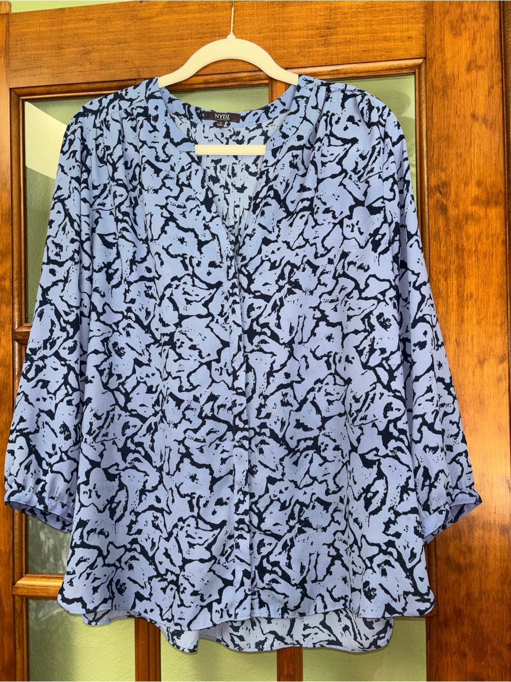 NYDJ  Blue and Black Abstract V-Neck Button Blouse sz.Large
